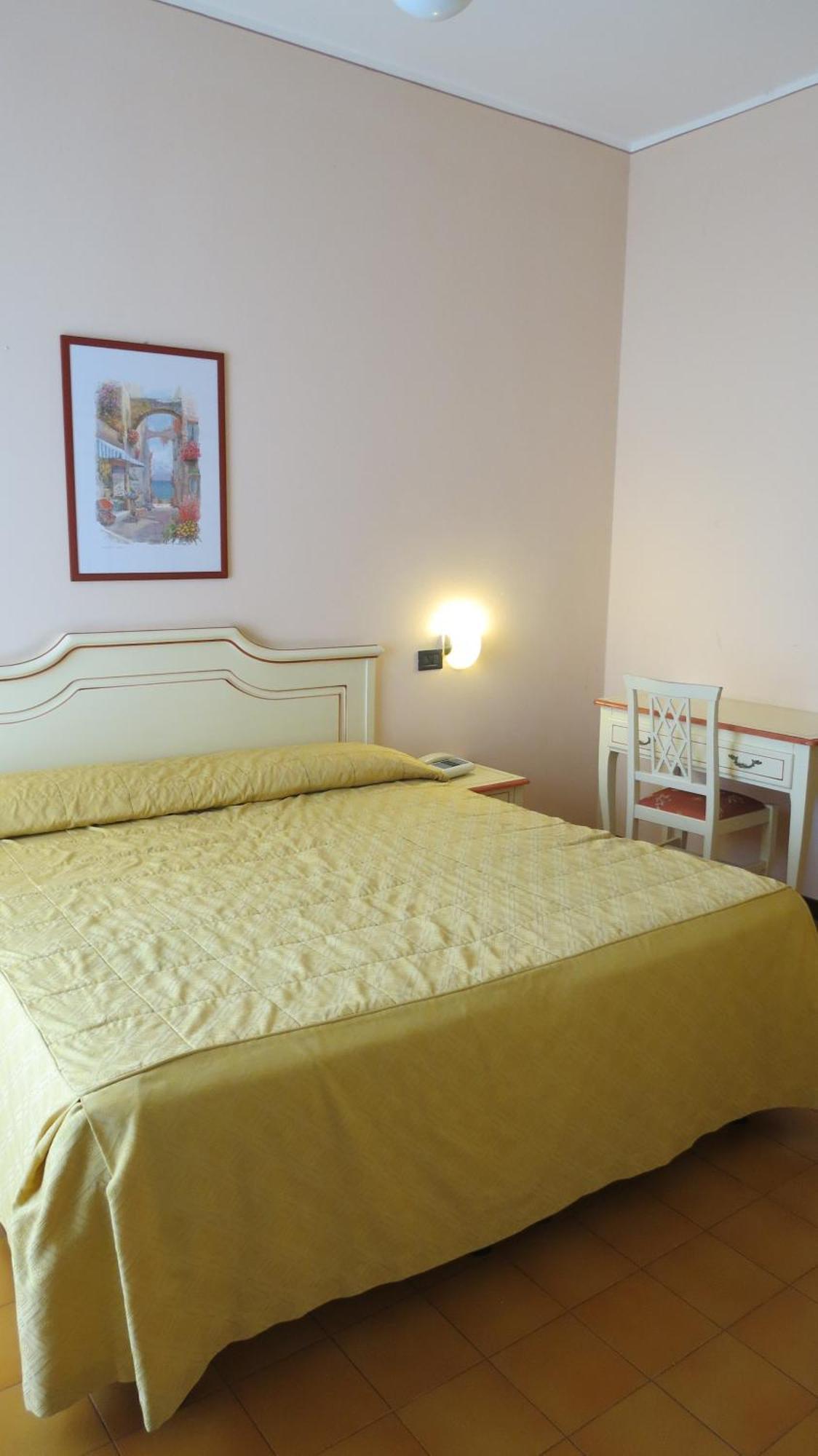 La Quiete Park Hotel Манерба-дель-Гарда Экстерьер фото