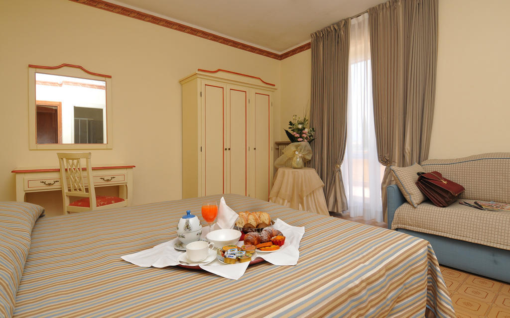 La Quiete Park Hotel Манерба-дель-Гарда Экстерьер фото