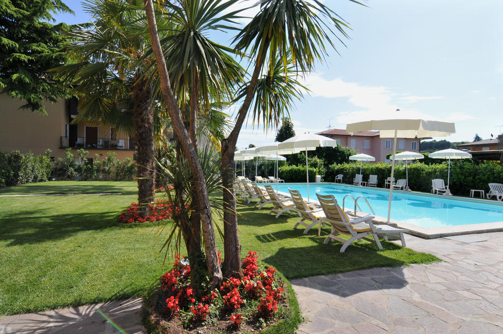 La Quiete Park Hotel Манерба-дель-Гарда Экстерьер фото