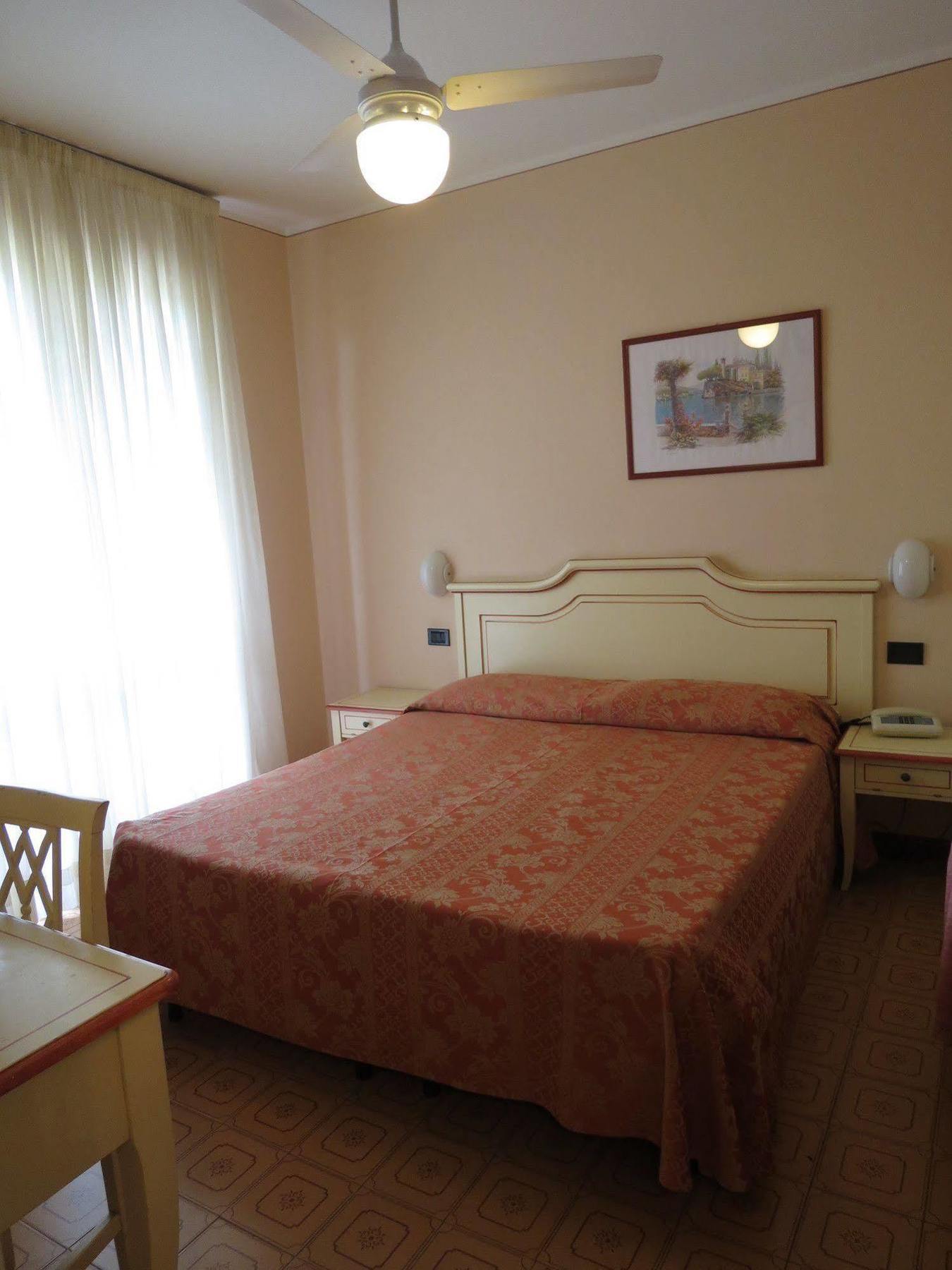 La Quiete Park Hotel Манерба-дель-Гарда Экстерьер фото