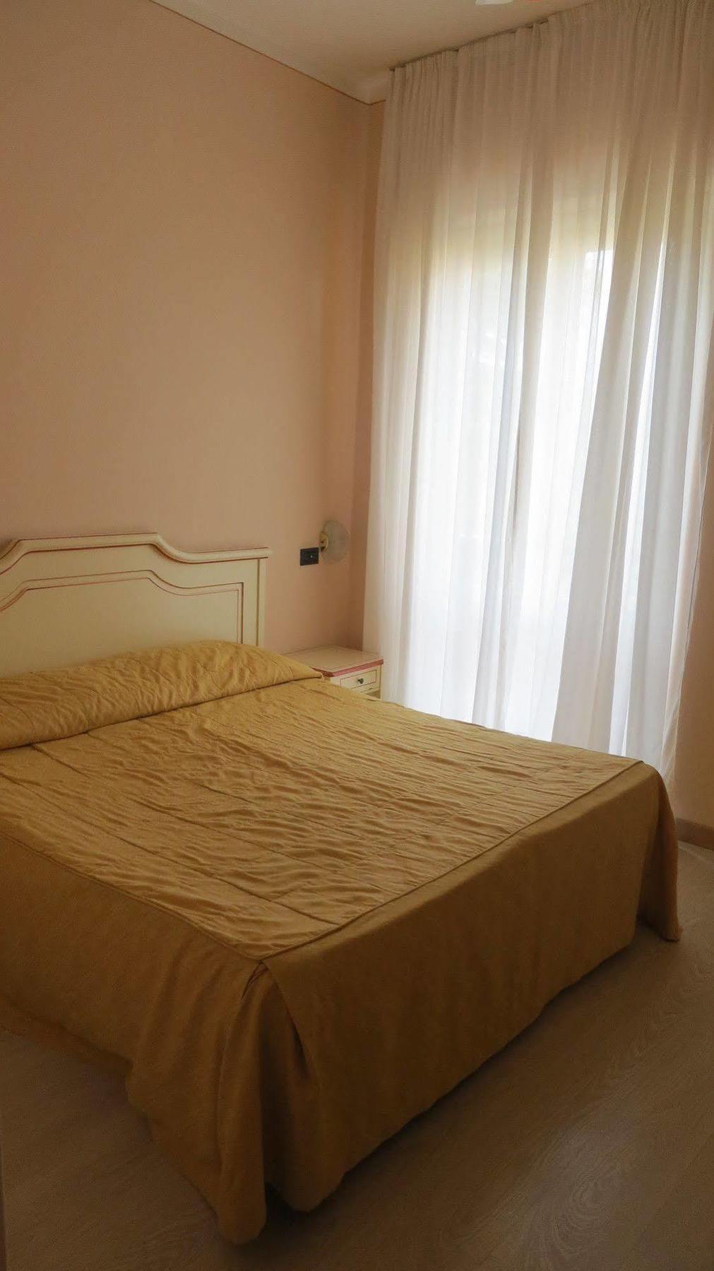 La Quiete Park Hotel Манерба-дель-Гарда Экстерьер фото