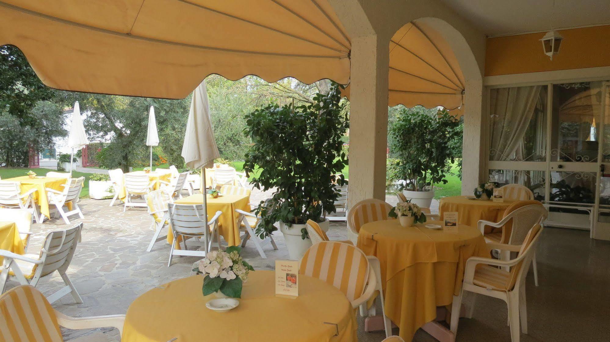 La Quiete Park Hotel Манерба-дель-Гарда Экстерьер фото